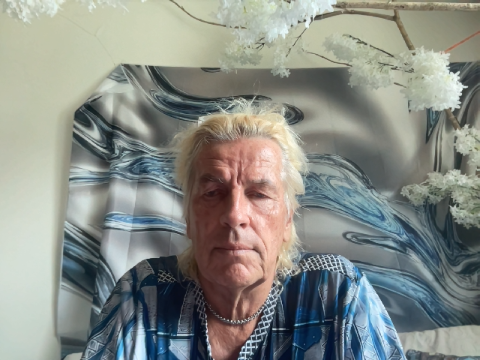 2026-03-26 04:00:34
2 QE