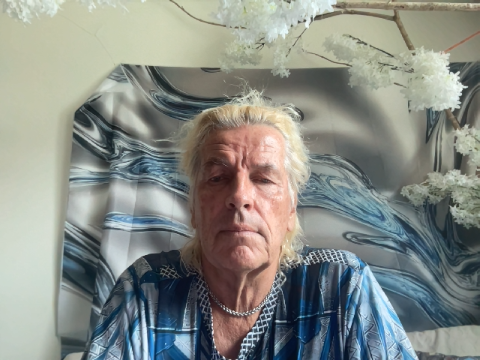 2026-03-26 03:57:00
Vivid Snapshot Lens – gpt 120